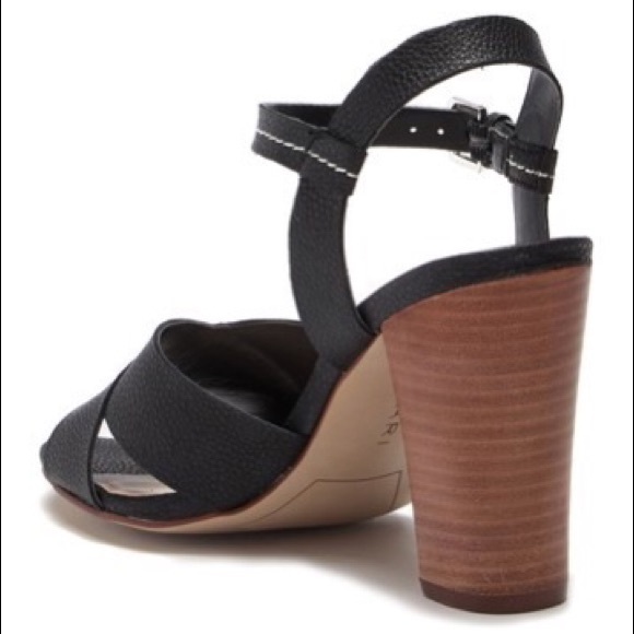 Tahari | Marianne Crossover Sandal - Picture 2 of 8